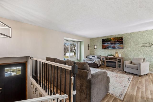 8584 Pinehurst Alcove, Woodbury, MN 55125