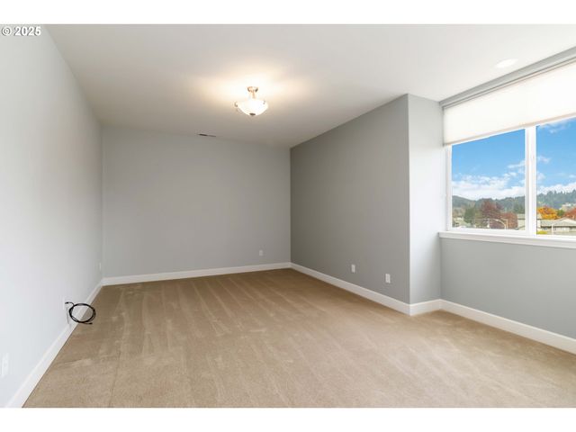 1548 RIVER Rd 302, Longview, WA 98632