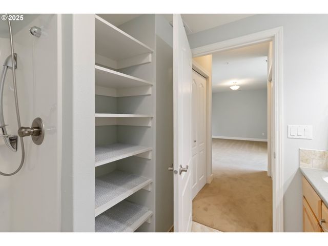 1548 RIVER Rd 302, Longview, WA 98632