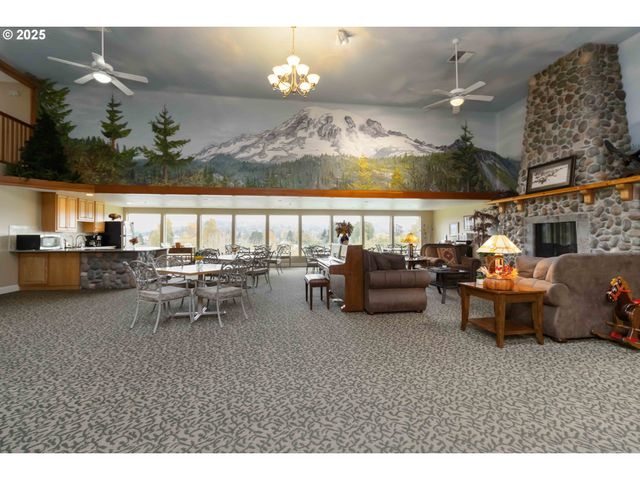 1548 RIVER Rd 302, Longview, WA 98632