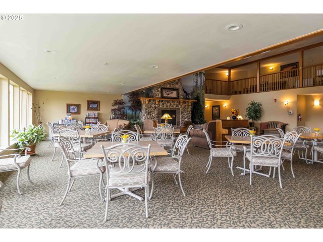 1548 RIVER Rd 302, Longview, WA 98632