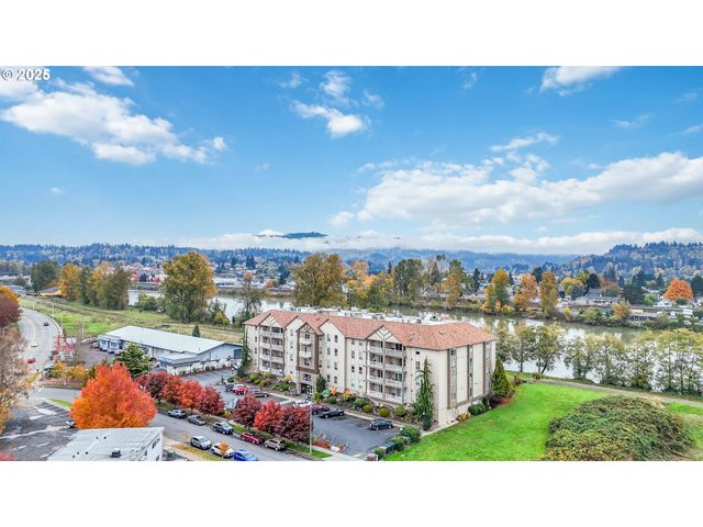 1548 RIVER Rd 302, Longview, WA 98632