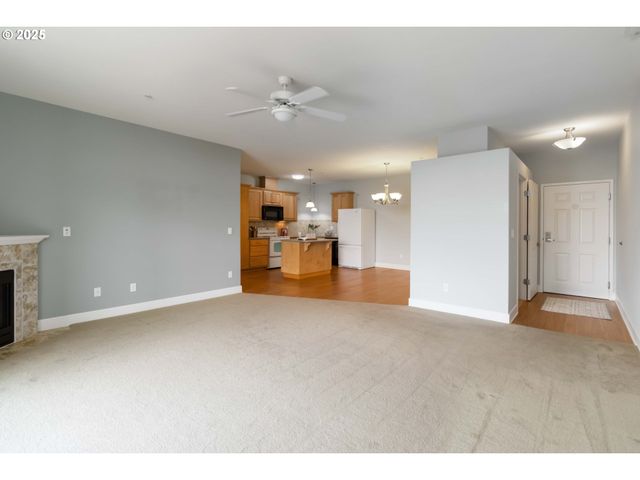 1548 RIVER Rd 302, Longview, WA 98632