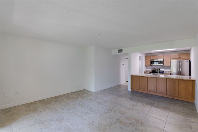 835 18th Street 403, Vero Beach, FL 32960