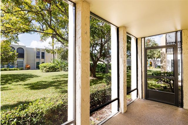 835 18th Street 403, Vero Beach, FL 32960