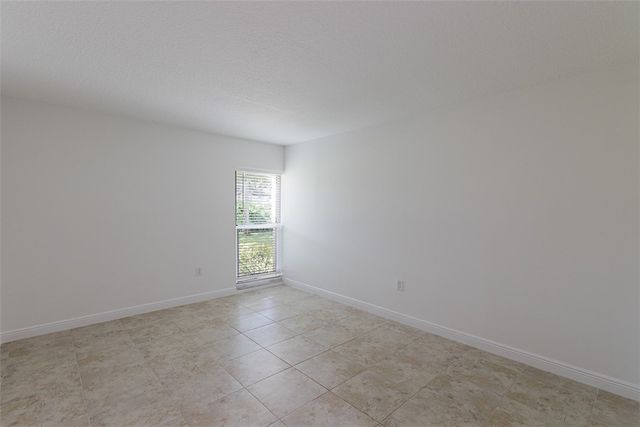 835 18th Street 403, Vero Beach, FL 32960