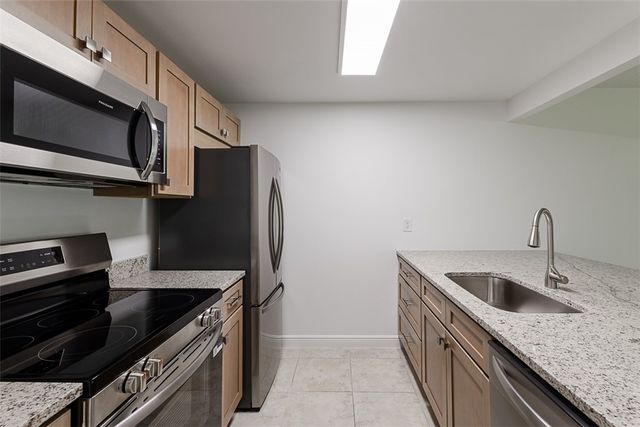 835 18th Street 403, Vero Beach, FL 32960