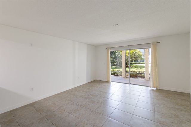 835 18th Street 403, Vero Beach, FL 32960