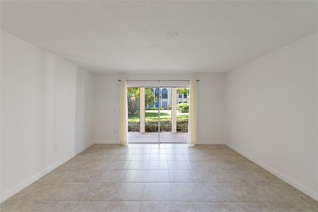 835 18th Street 403, Vero Beach, FL 32960