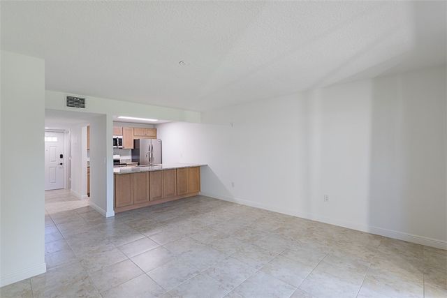 835 18th Street 403, Vero Beach, FL 32960