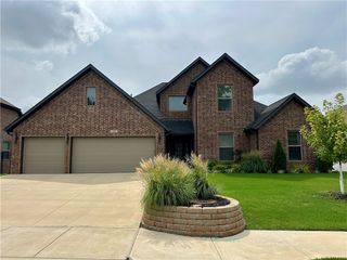 209 NW Highland Road, Bentonville, AR 72712