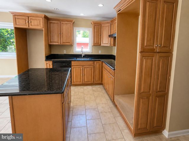 173 ARNEYS MOUNT RD, Pemberton, NJ 08068