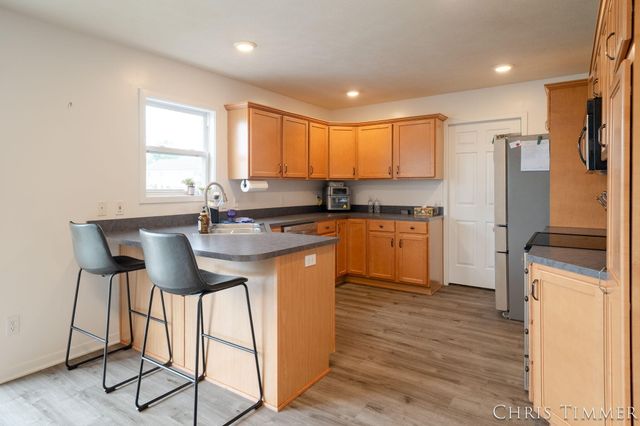 1877 Sun Park Drive, Zeeland, MI 49464