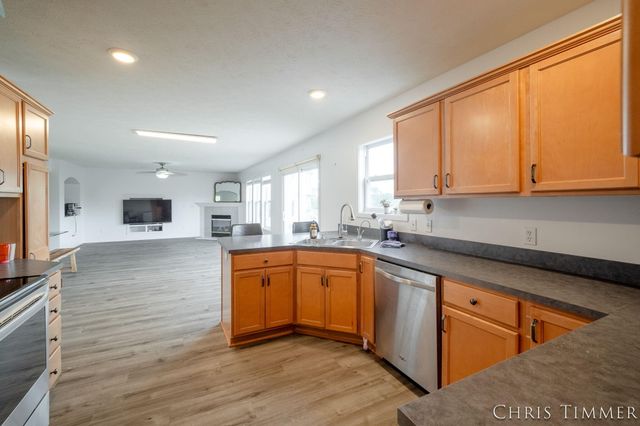 1877 Sun Park Drive, Zeeland, MI 49464