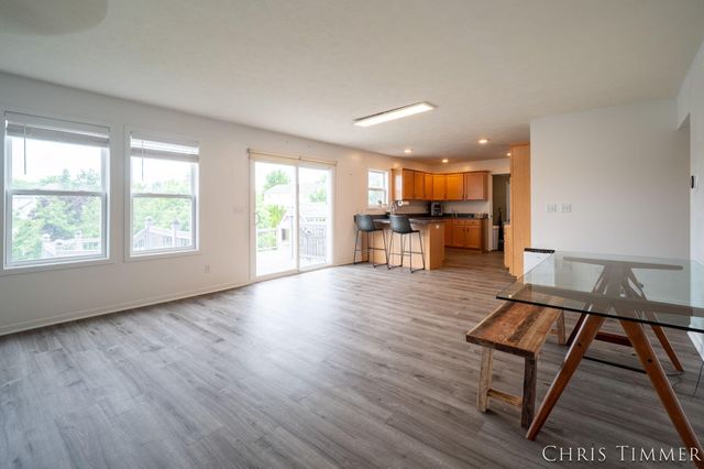 1877 Sun Park Drive, Zeeland, MI 49464