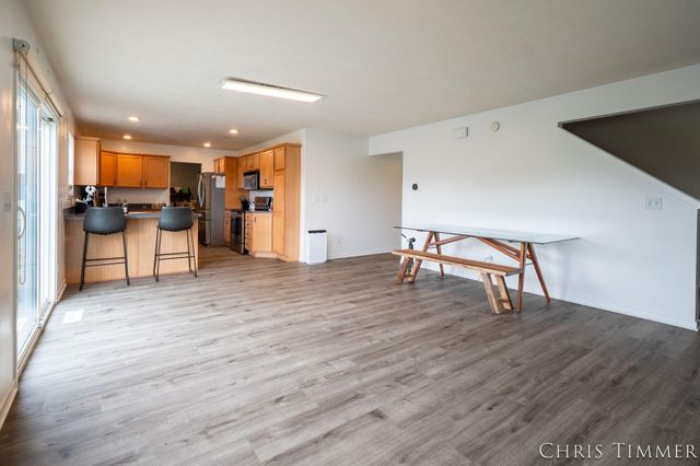 1877 Sun Park Drive, Zeeland, MI 49464