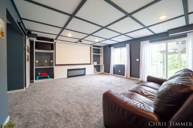 1877 Sun Park Drive, Zeeland, MI 49464