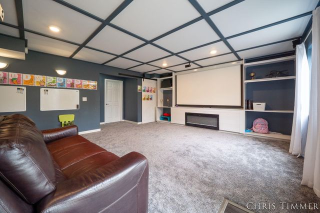 1877 Sun Park Drive, Zeeland, MI 49464