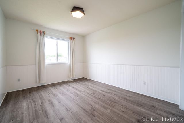 1877 Sun Park Drive, Zeeland, MI 49464