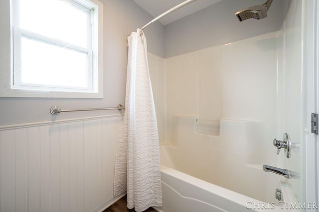 1877 Sun Park Drive, Zeeland, MI 49464