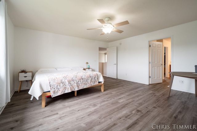 1877 Sun Park Drive, Zeeland, MI 49464