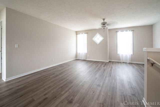 1877 Sun Park Drive, Zeeland, MI 49464