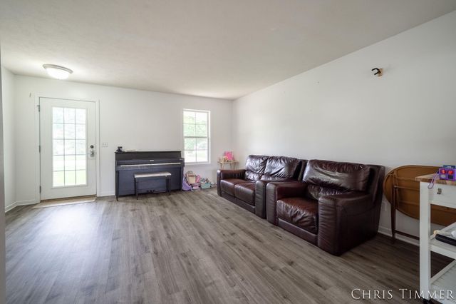 1877 Sun Park Drive, Zeeland, MI 49464