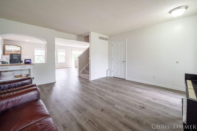 1877 Sun Park Drive, Zeeland, MI 49464