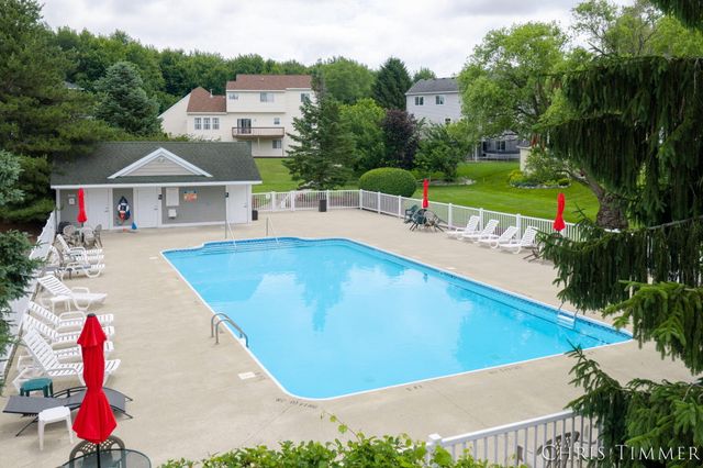1877 Sun Park Drive, Zeeland, MI 49464