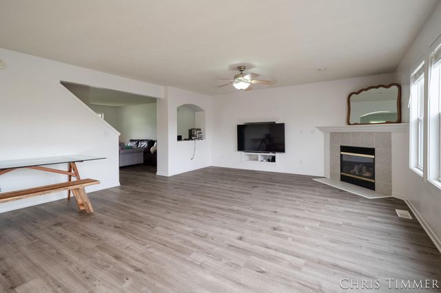 1877 Sun Park Drive, Zeeland, MI 49464
