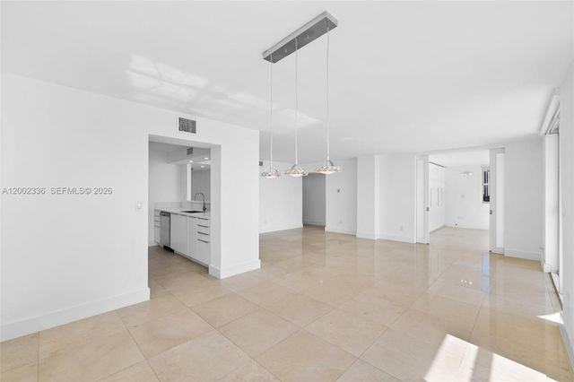 1420 Brickell Bay Dr 1001A, Miami, FL 33131