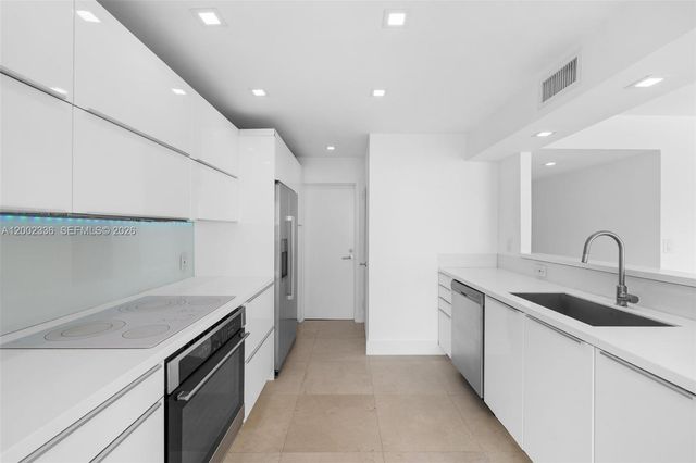 1420 Brickell Bay Dr 1001A, Miami, FL 33131