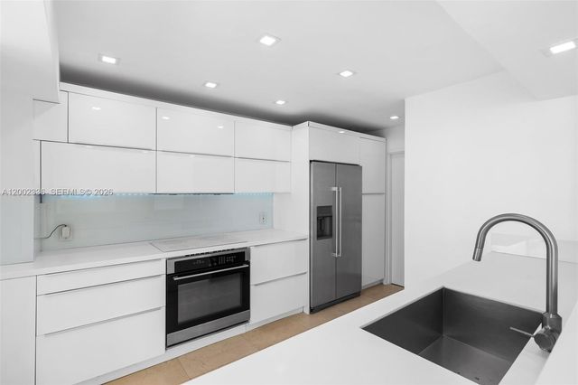 1420 Brickell Bay Dr 1001A, Miami, FL 33131