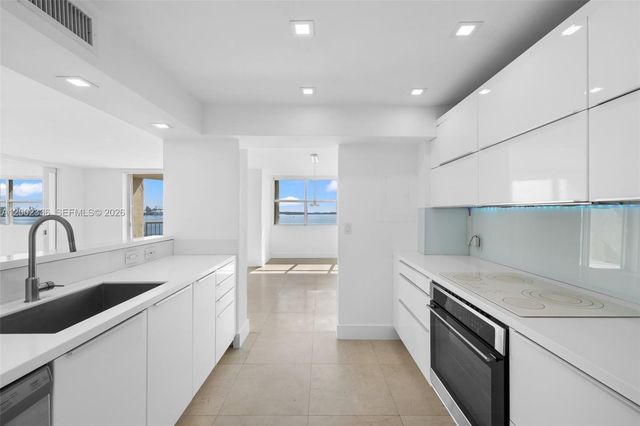 1420 Brickell Bay Dr 1001A, Miami, FL 33131