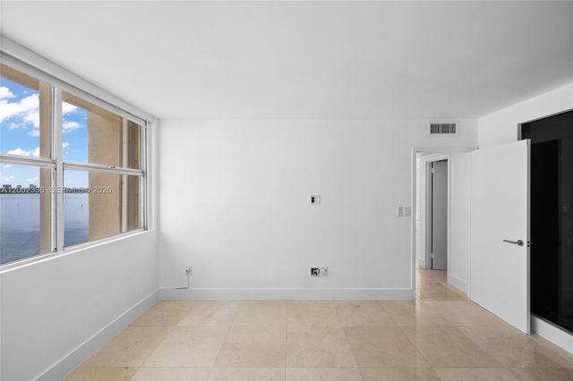 1420 Brickell Bay Dr 1001A, Miami, FL 33131