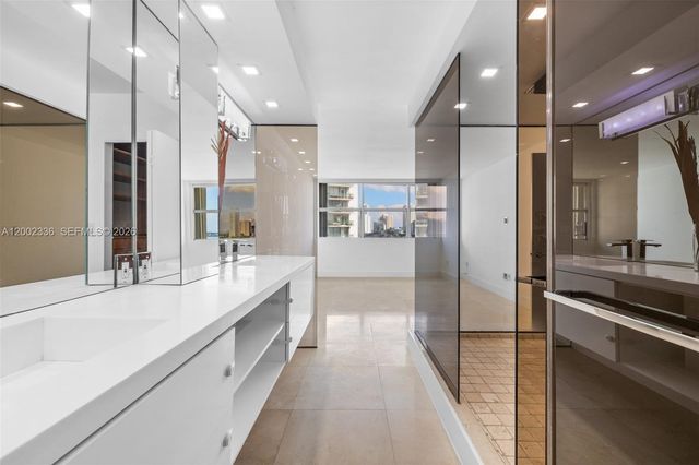 1420 Brickell Bay Dr 1001A, Miami, FL 33131