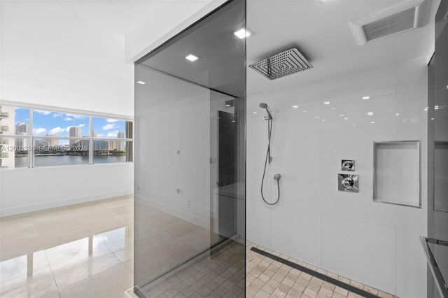 1420 Brickell Bay Dr 1001A, Miami, FL 33131