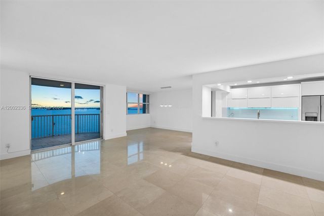 1420 Brickell Bay Dr 1001A, Miami, FL 33131