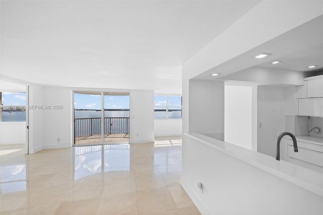 1420 Brickell Bay Dr 1001A, Miami, FL 33131