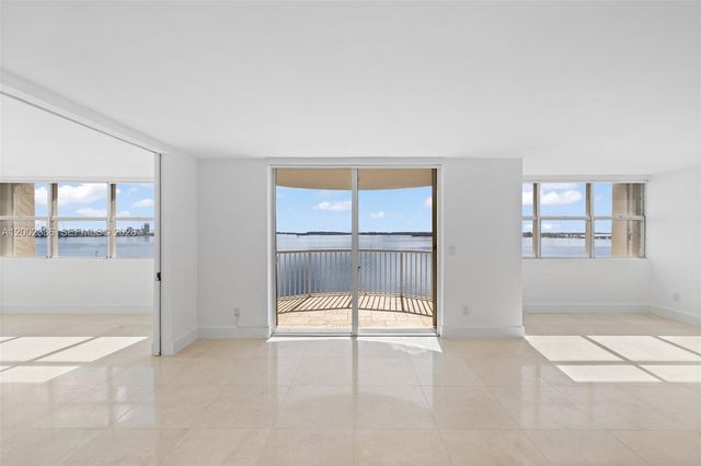 1420 Brickell Bay Dr 1001A, Miami, FL 33131