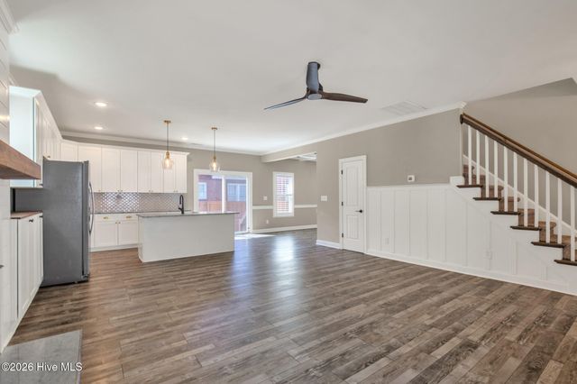 825 Mandolin Court, Fayetteville, NC 28305