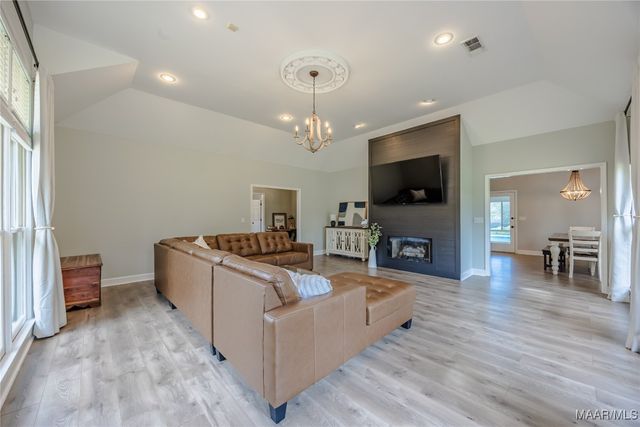 950 EMERALD MOUNTAIN Parkway, Wetumpka, AL 36093