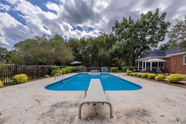 950 EMERALD MOUNTAIN Parkway, Wetumpka, AL 36093