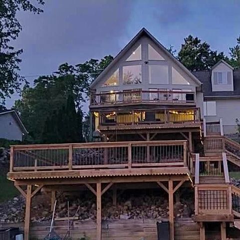 11912 N Waldron Road, Somerset Twp, MI 49249