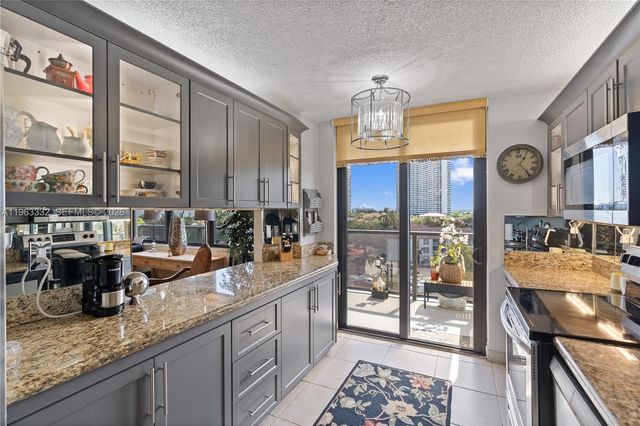 18151 NE 31st Court 701, Aventura, FL 33160