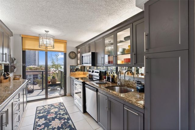 18151 NE 31st Court 701, Aventura, FL 33160