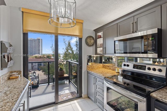 18151 NE 31st Court 701, Aventura, FL 33160