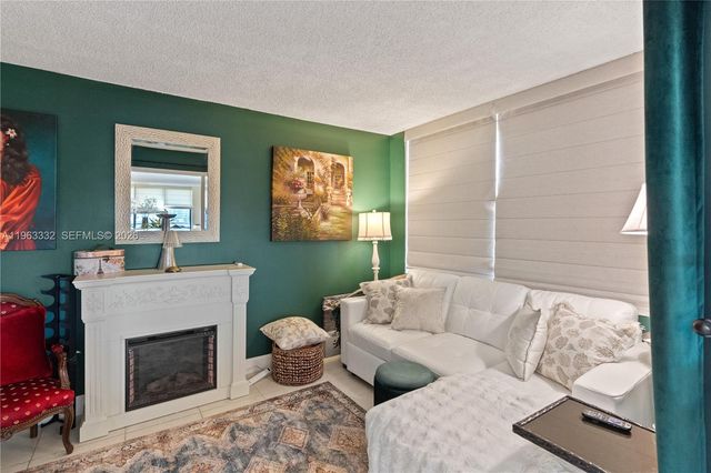 18151 NE 31st Court 701, Aventura, FL 33160
