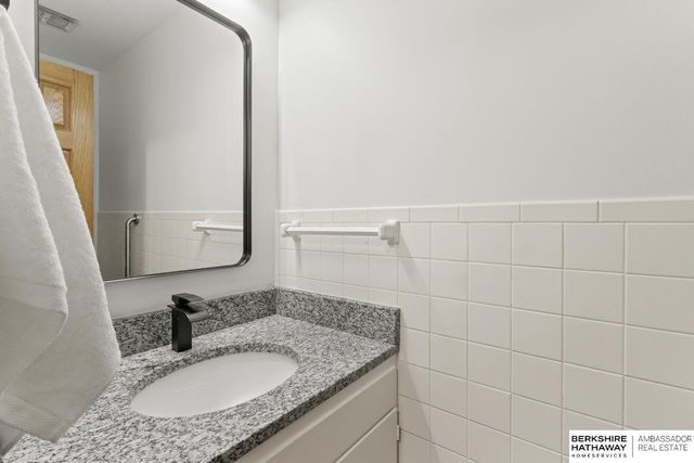 3605 S 94th Street, Omaha, NE 68124