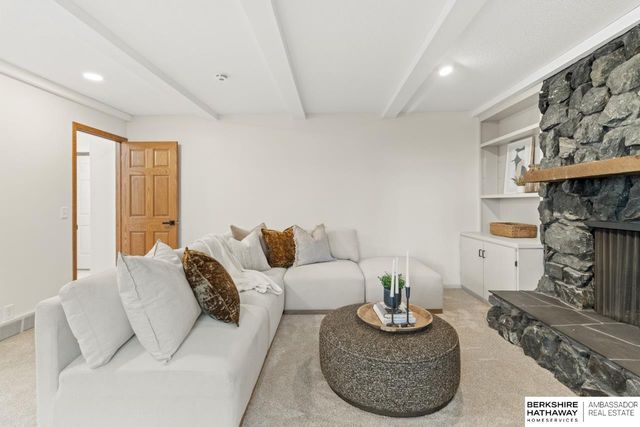 3605 S 94th Street, Omaha, NE 68124